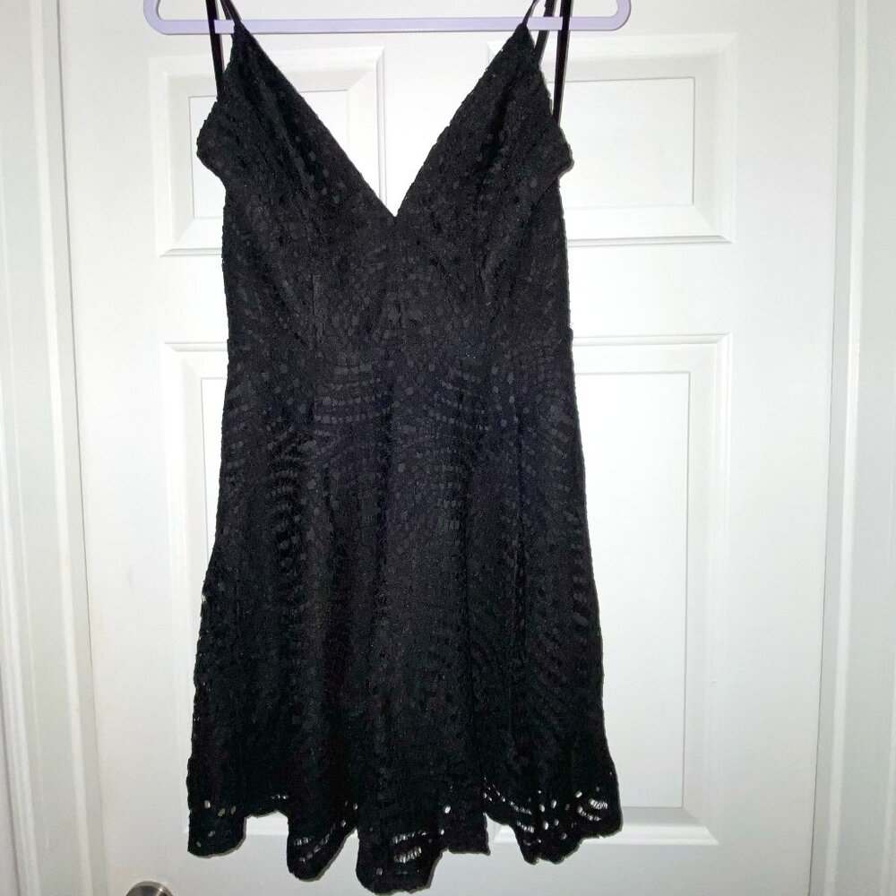 Urban Outfitters - Kimchi Blue Fit & Flare Mini Dress (Black) Size: 8
